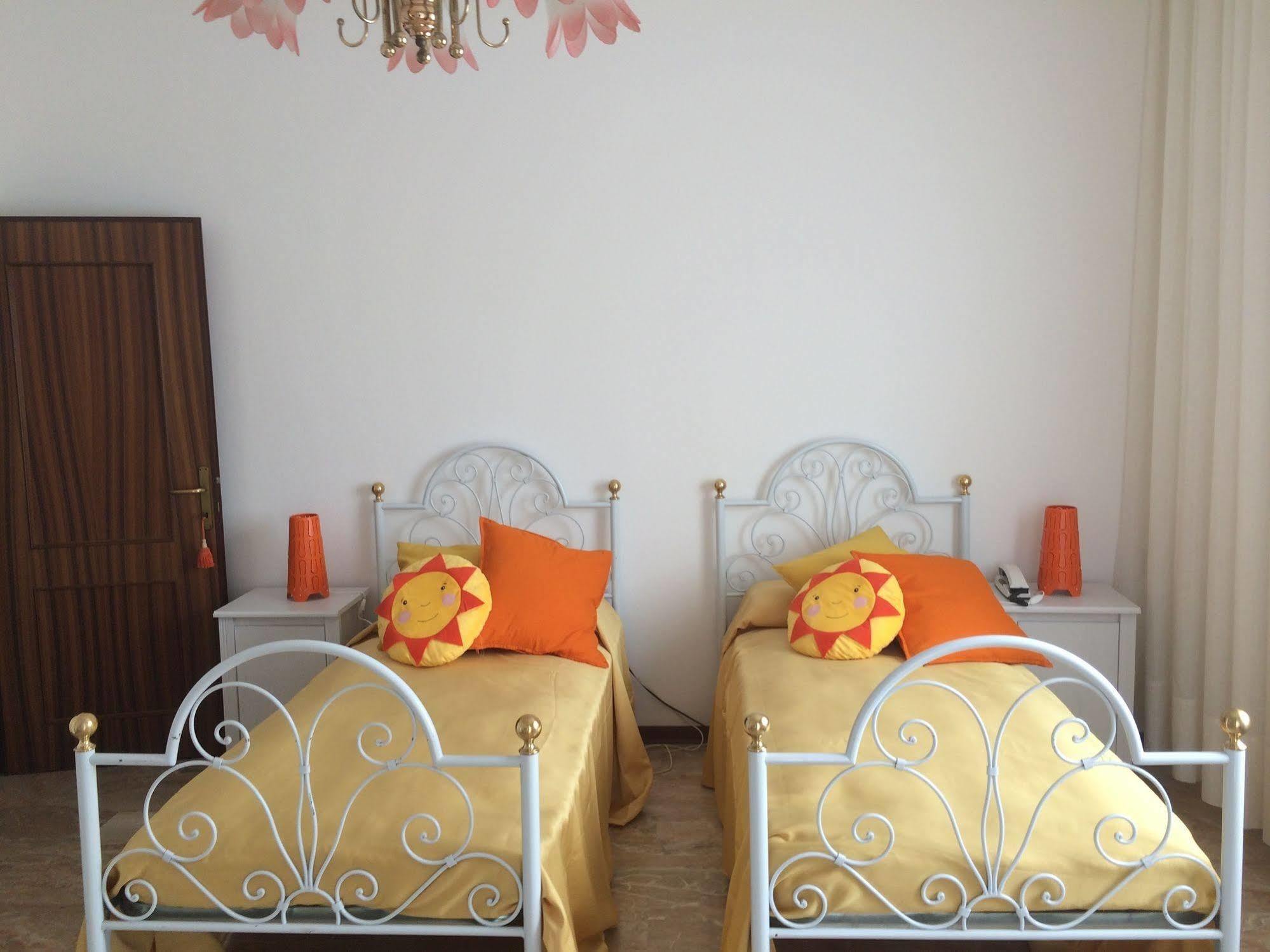 B&B Soleluna Massa Fiscaglia Екстер'єр фото