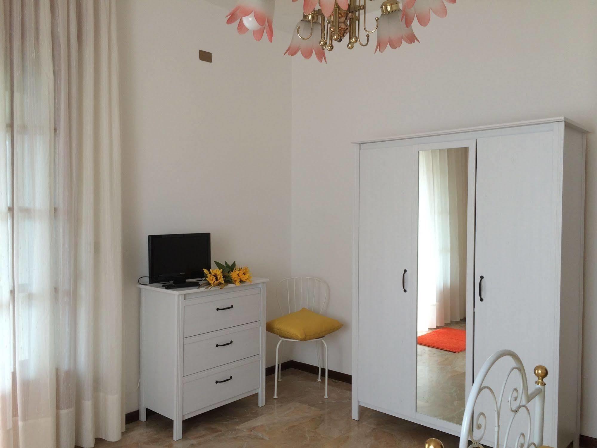 B&B Soleluna Massa Fiscaglia Екстер'єр фото